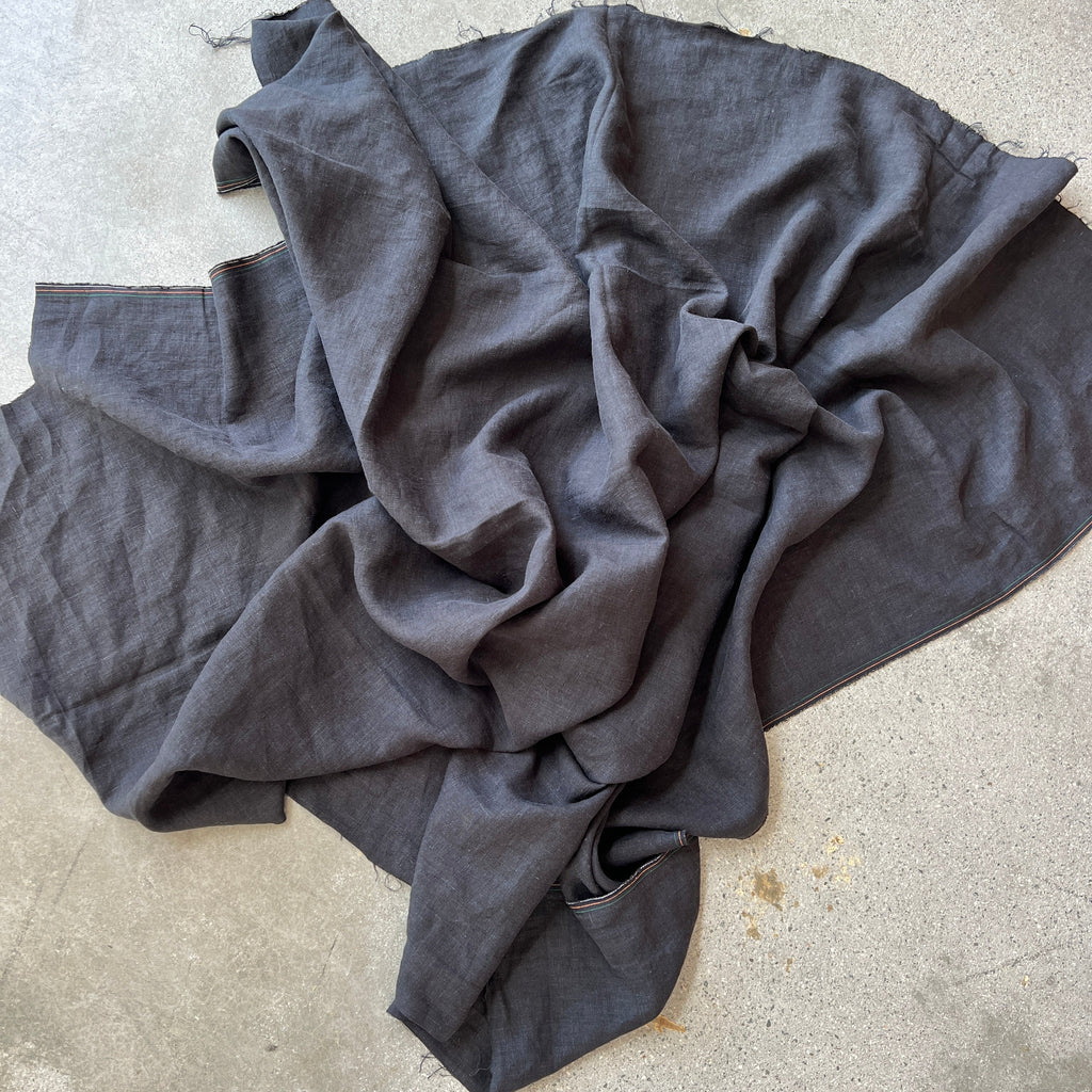 Tussock Black