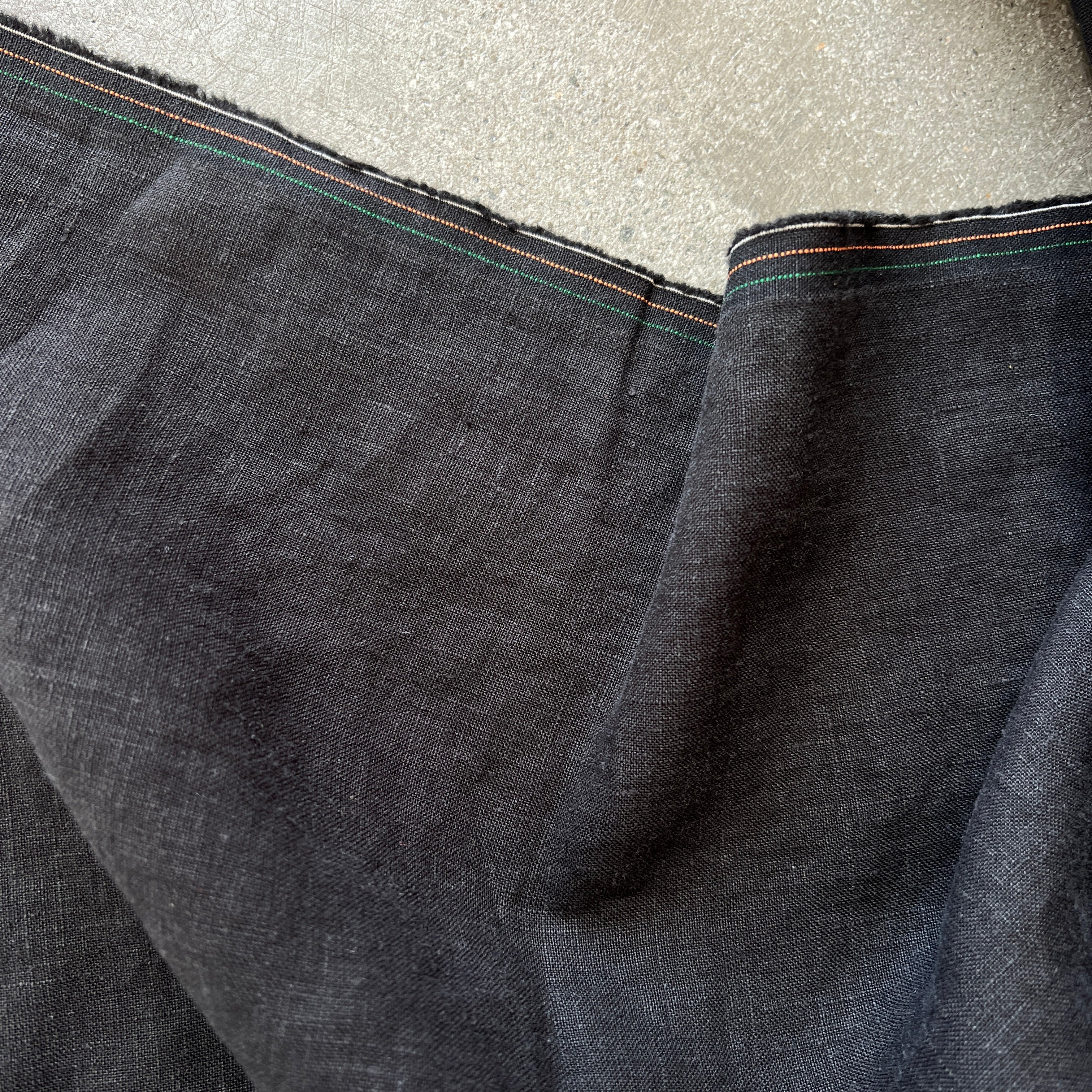 Tussock Black
