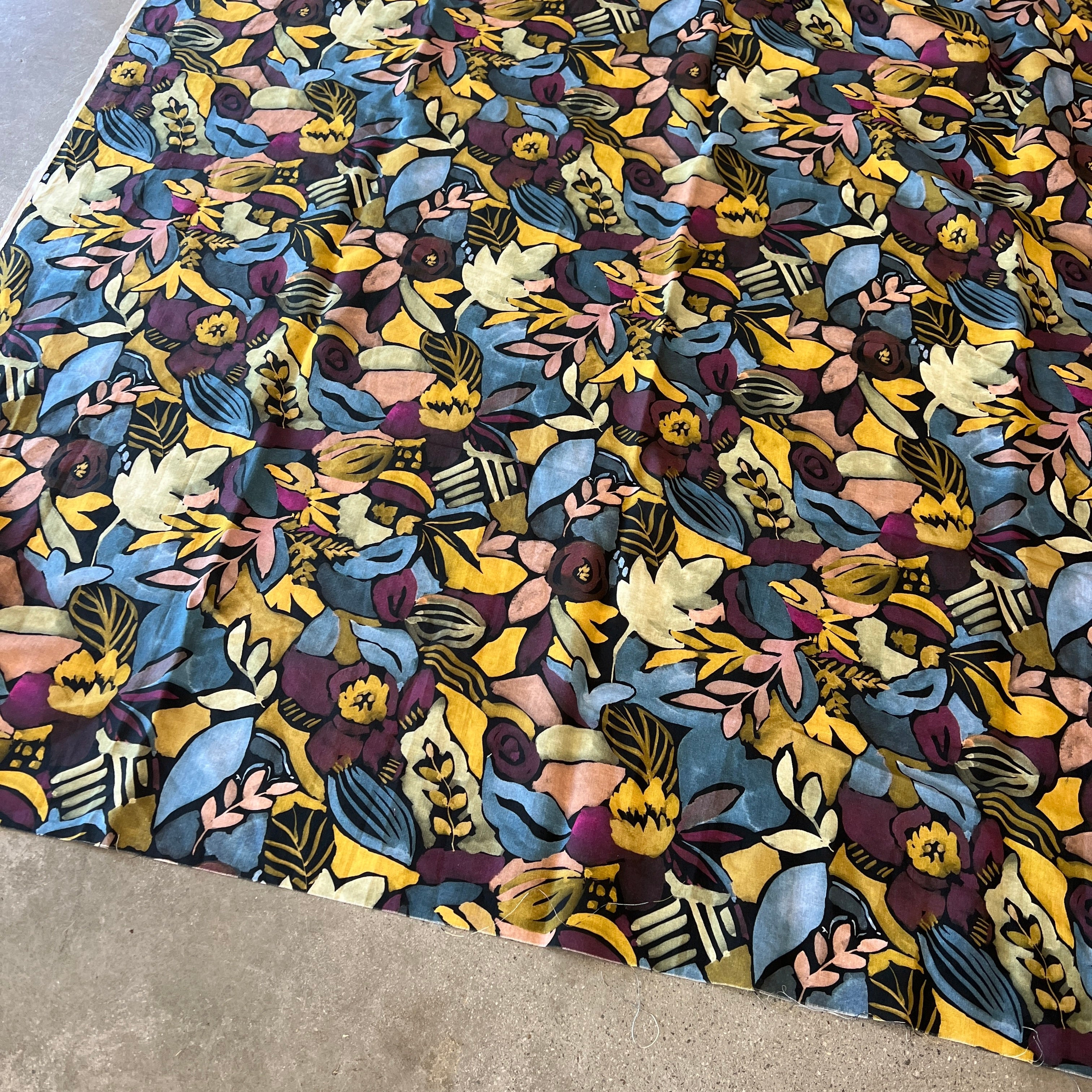 Posy Black/modern floral