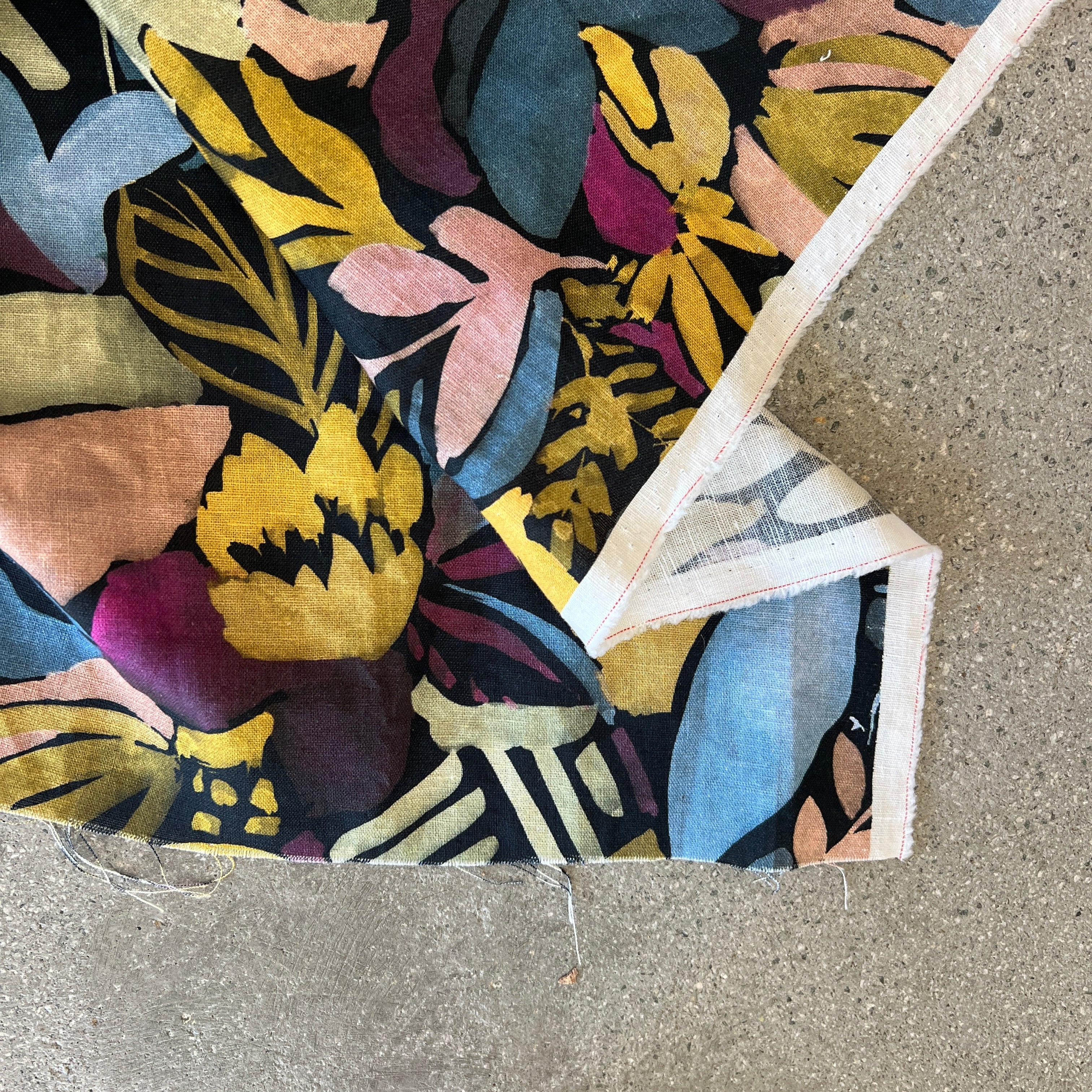 Posy Black/modern floral