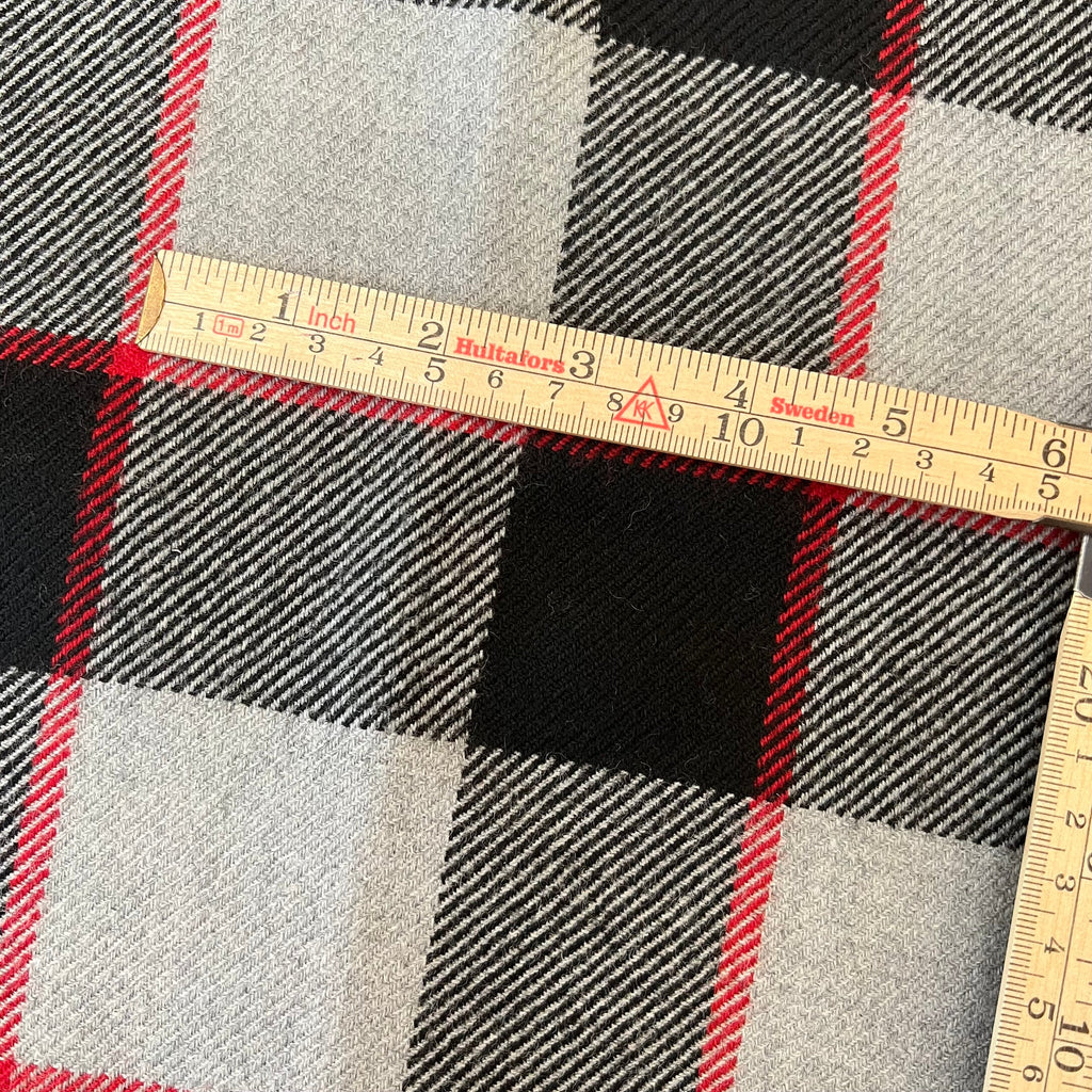 Malcolm Grey/black/red plaid