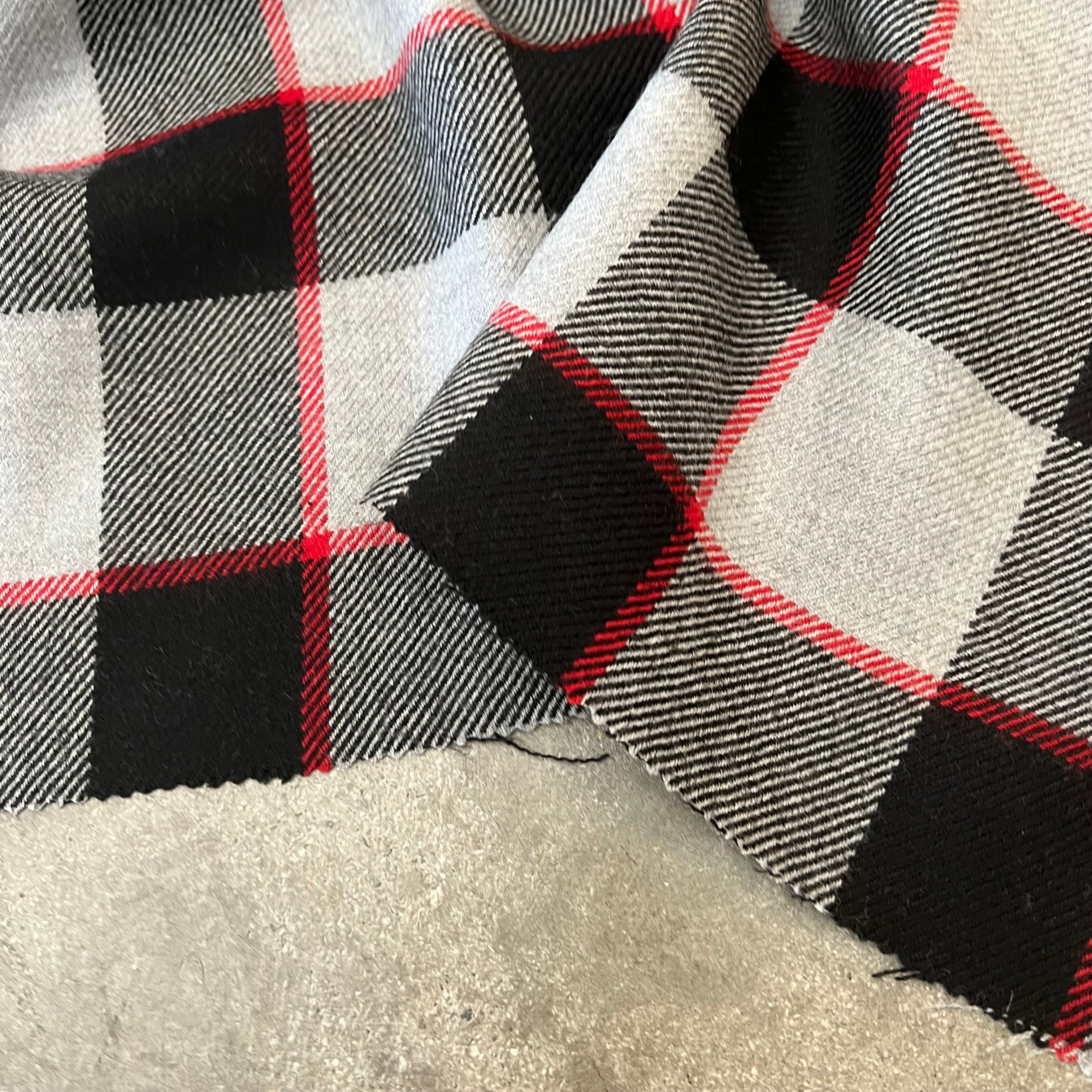 Malcolm Grey/black/red plaid