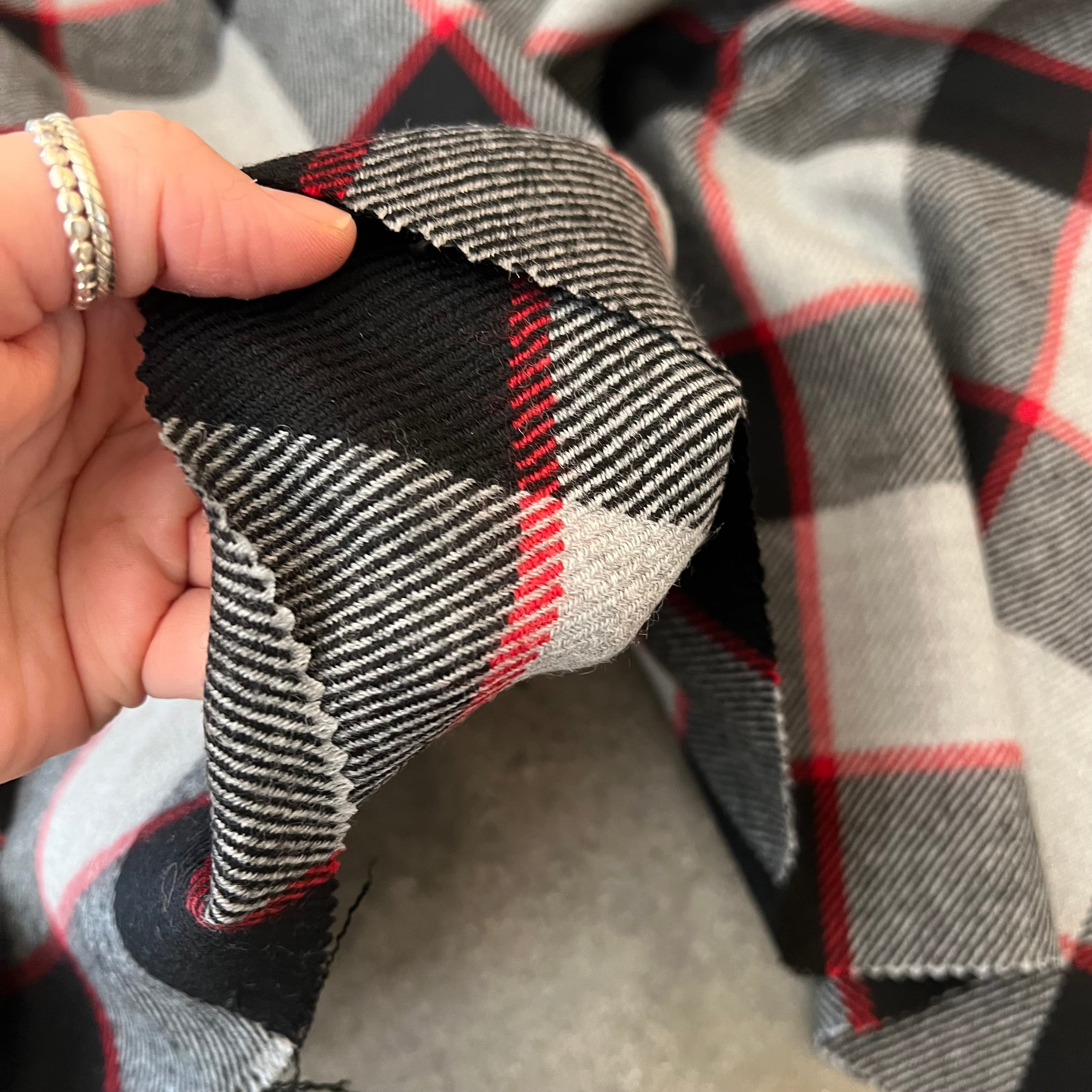 Malcolm Grey/black/red plaid