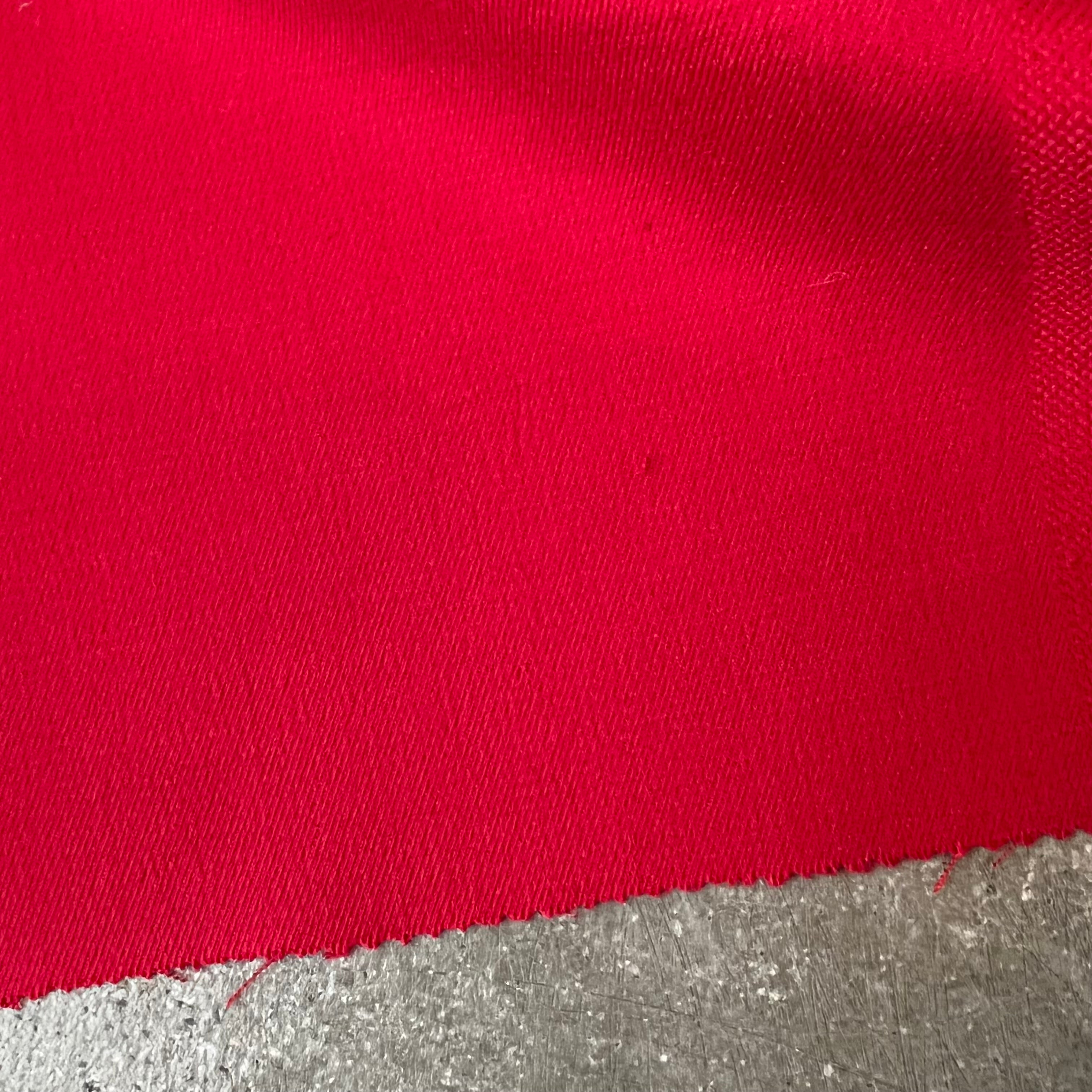 Calais True red