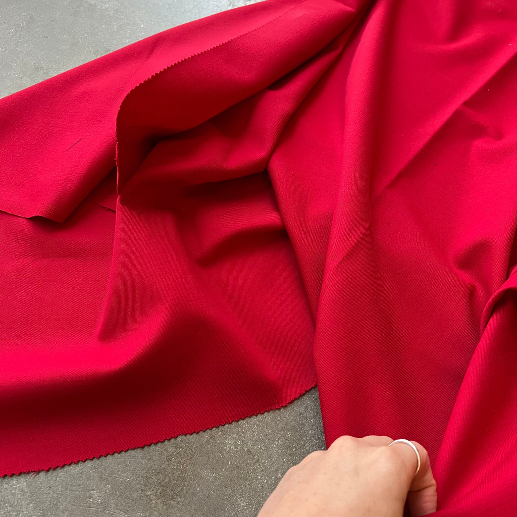 Calais True red